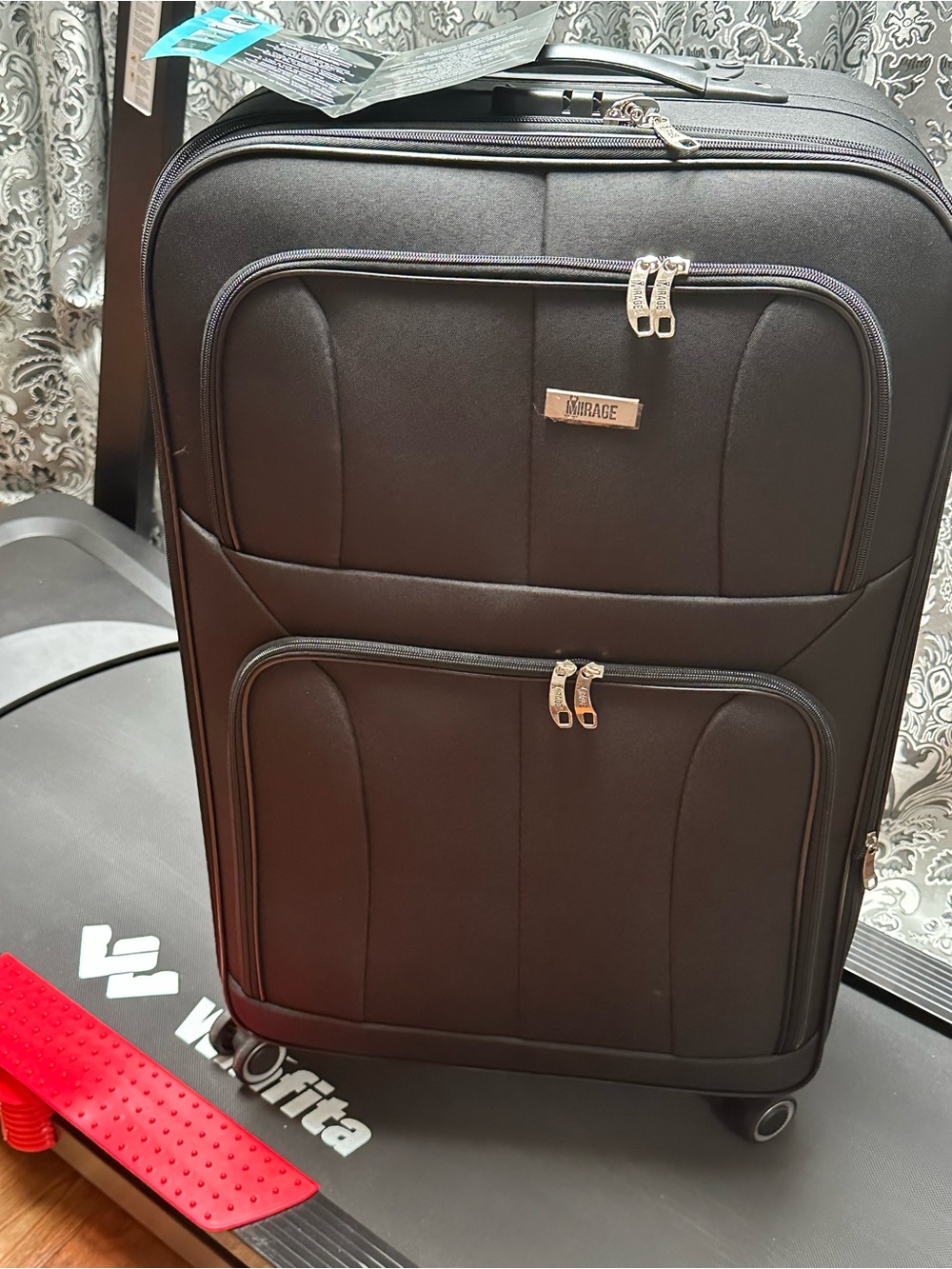 Mirage Black luggage Spinner Suitcase